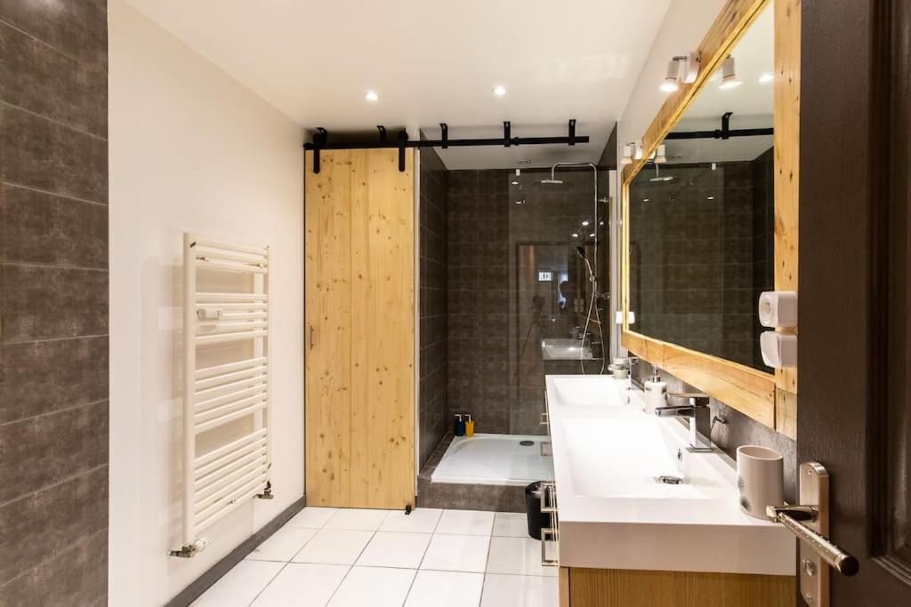 Appartement Confortable Renove Proche Centre-Ville Chambery Luaran gambar
